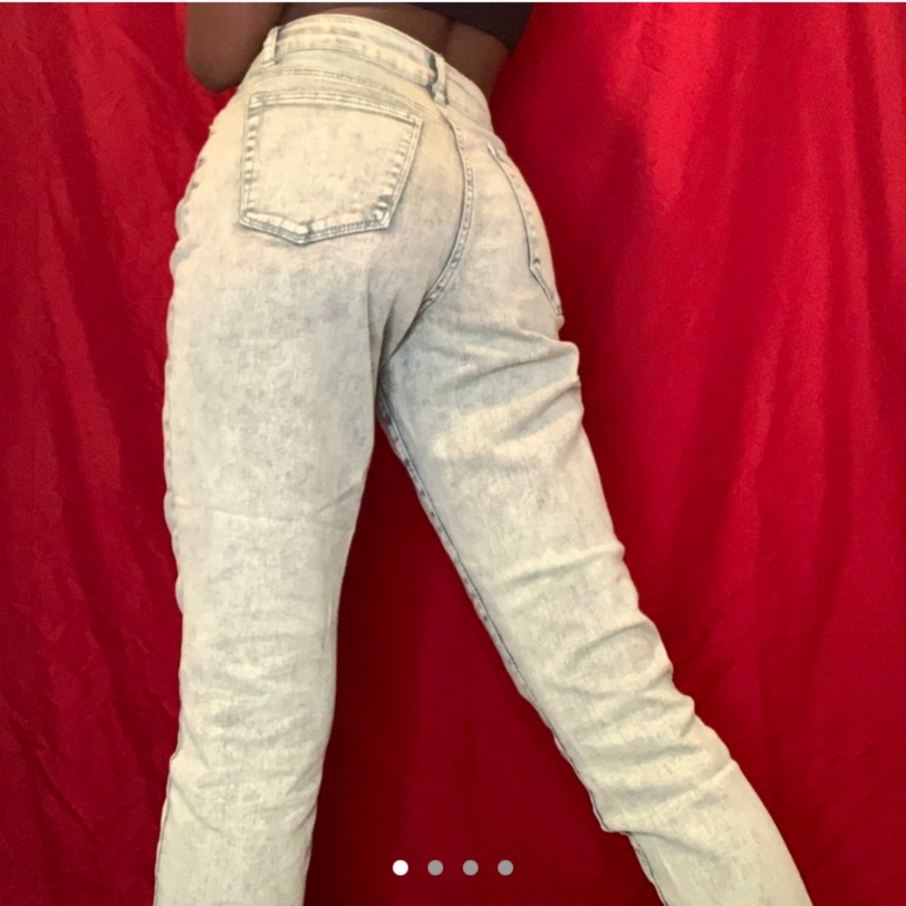 Light- acid wash jeans.
